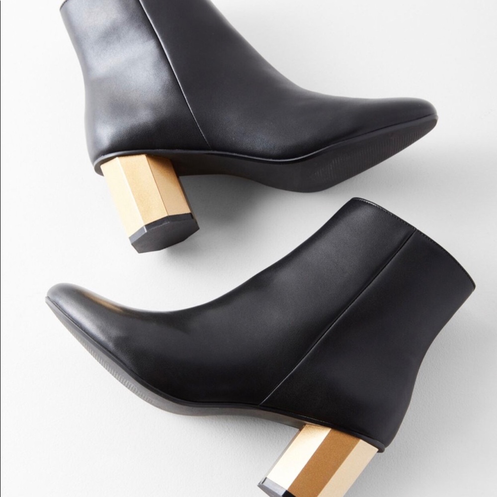 Geometric Heeled Leather Bootie